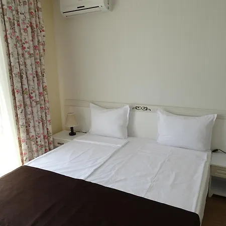 The Step Family Otel 2*