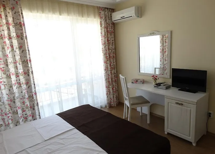 Отель The Step Family 2*