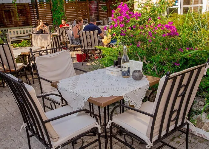 Hotel The Step Family 2*