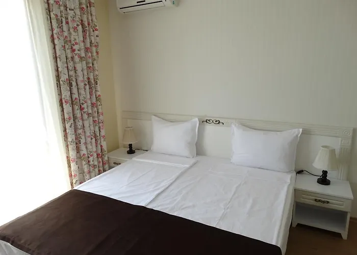 The Step Family Hotel 2*