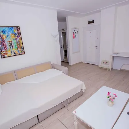 The Step Family فندق 2*