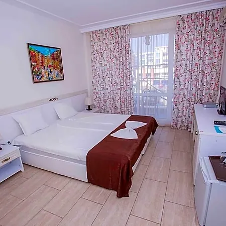 Hotell The Step Family 2*