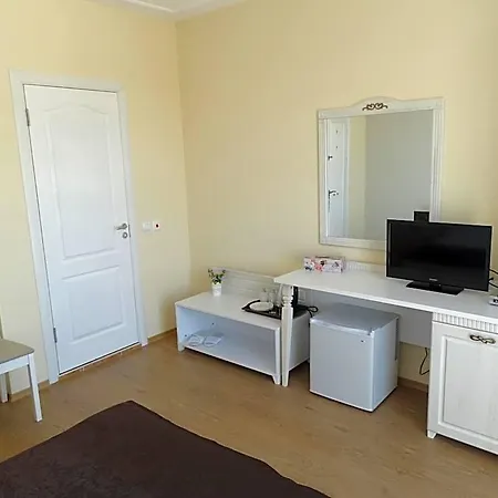 The Step Family Hotell Slăntjev Brjag