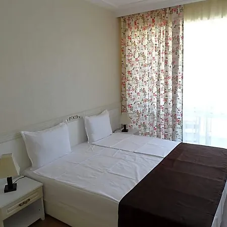 The Step Family Hotell Slăntjev Brjag