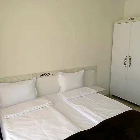 The Step Family Hotell 2*