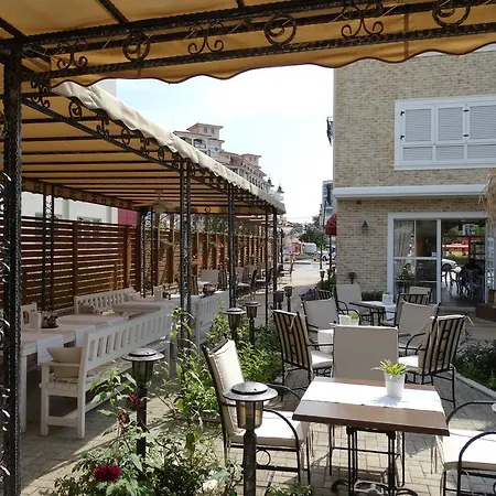 فندق The Step Family ساني بيتش