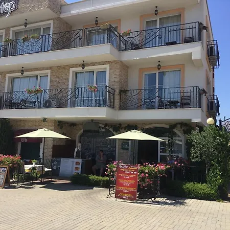 The Step Family فندق 2*