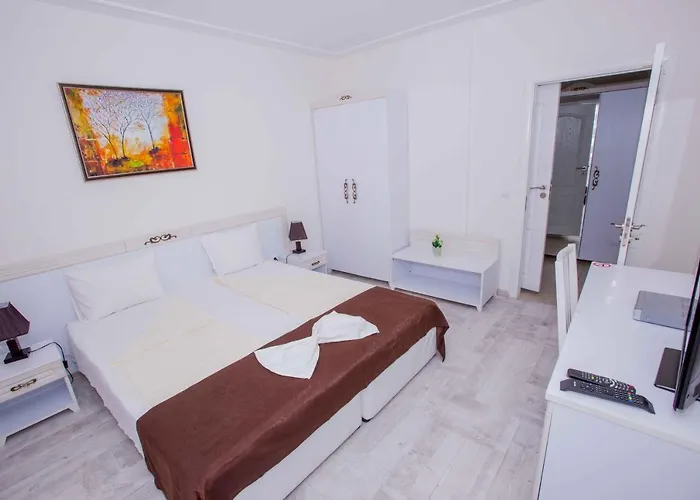 The Step Family Hotel 2*