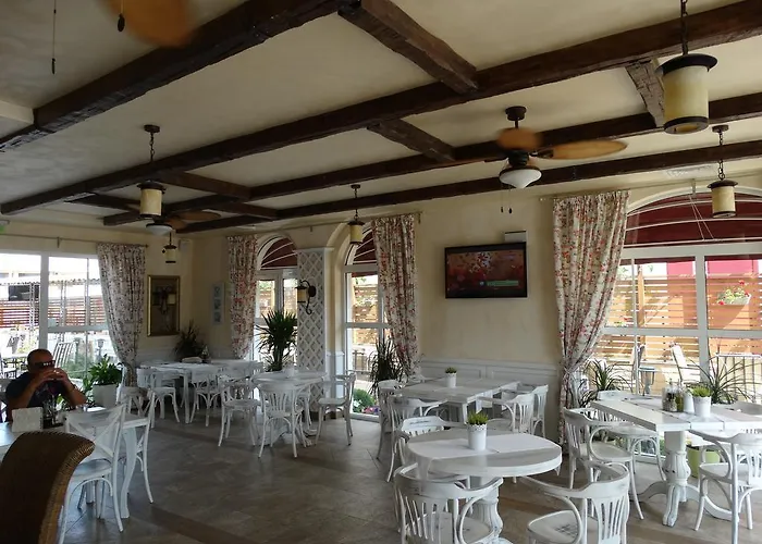 Hotel The Step Family Sluneční pobřeží