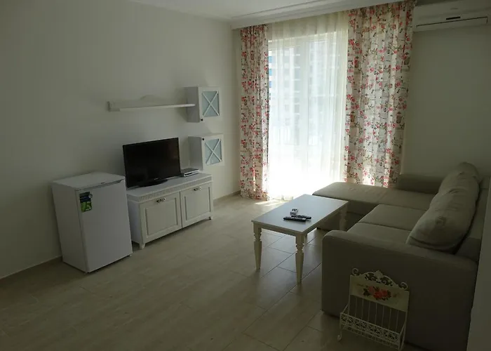 The Step Family 2* Sluneční pobřeží