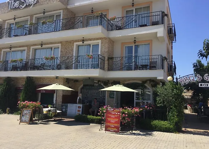 The Step Family Hotel 2*