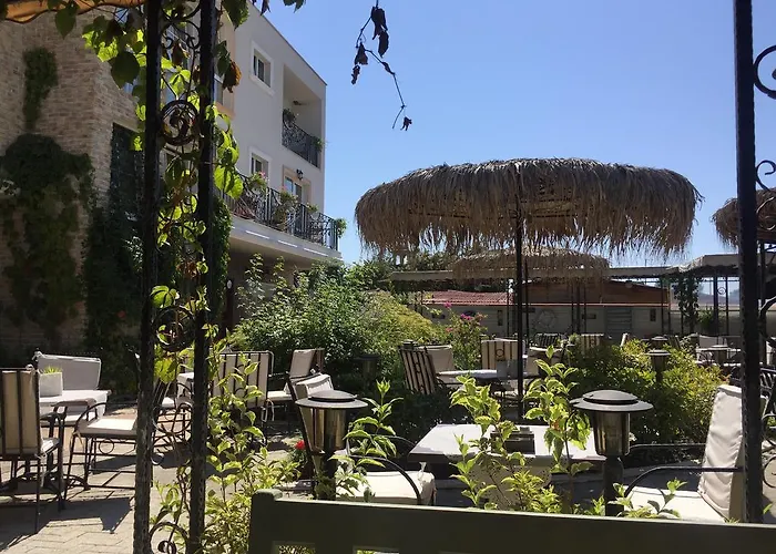 The Step Family Hotel 2*